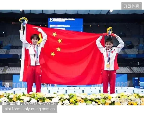 跳水全红婵10米台满分动作震撼裁判，成就巅峰辉煌